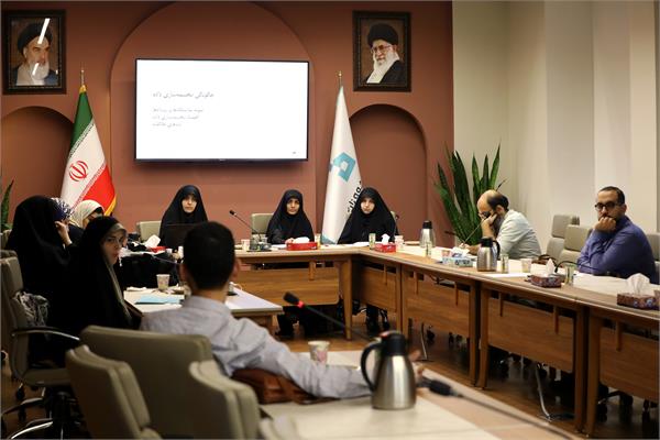 جلسه هم اندیشی "زنان و مجسمه سازی داده" به همت امور بانوان وزارت ارتباطات در خانه اندیشه ورزان برگزار شد.