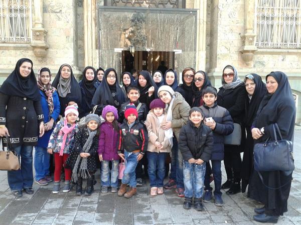 ازدید همکاران خانم به همراه فرزندان از کاخ سعد آباد به مناسبت دهه مبارک فجر