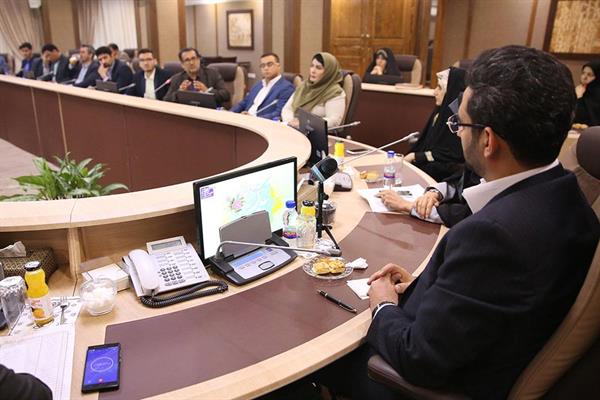 دیدار وزیر ارتباطات و فناوری اطلاعات با فعالان سیاسی