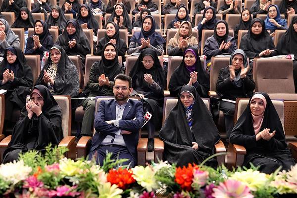 مراسم بزرگداشت مقام زن و روز مادر