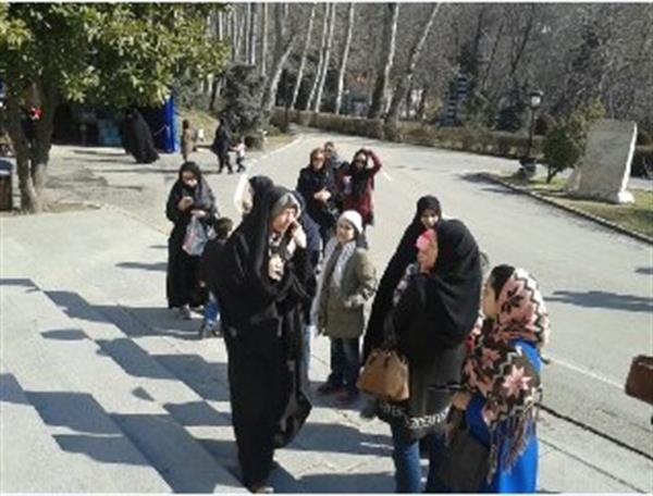 بازدید همکاران خانم به همراه فرزندان از کاخ سعد آباد به مناسبت دهه مبارک فجر