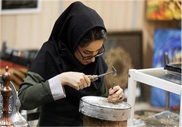 مشاغل خانگی؛ امکانی برای حضور برابر زنان در فرصت‌های شغلی