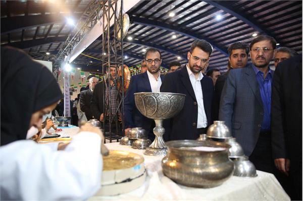 بازدید-وزیر-ارتباطات-از-نمایشگاه-دستاوردهای-۴۰-سالگی-انقلاب-اسلامی-و-توانمندی-های-استان-سمنان