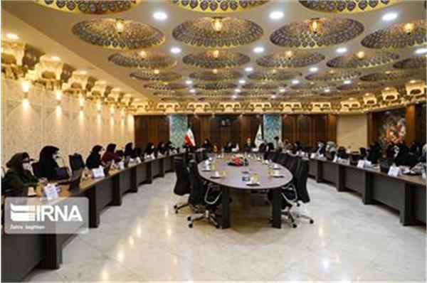 جمعیت دختران دانش آموخته در ایران رو به افزایش است
