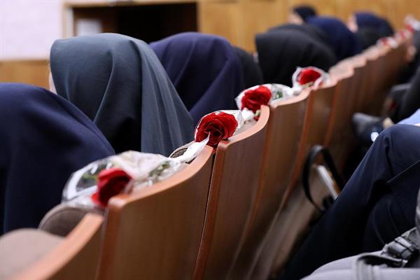 مراسم بزرگداشت مقام زن و روز مادر