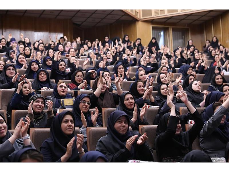 مراسم بزرگداشت مقام زن و روز مادر