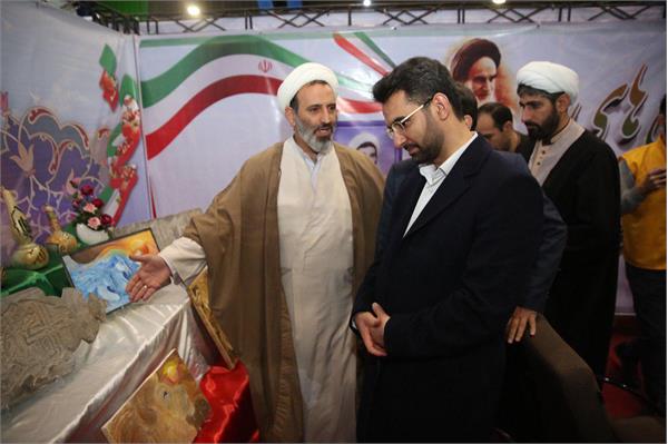 بازدید-وزیر-ارتباطات-از-نمایشگاه-دستاوردهای-۴۰-سالگی-انقلاب-اسلامی-و-توانمندی-های-استان-سمنان