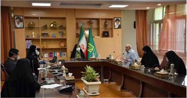 نگرش‌های دینی را با امر و نهی و برخوردهای سخت به جوانان القا کرده‌ایم