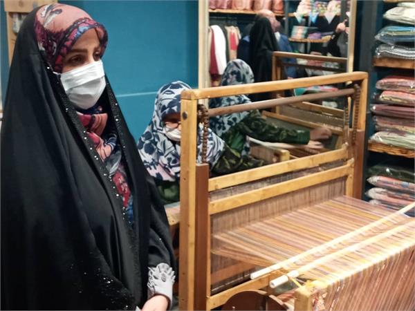 برگزاری دوره های آموزشی و مشاوره بانوان و خانواده در حوزه ارتباطات و فناوری استان یزد