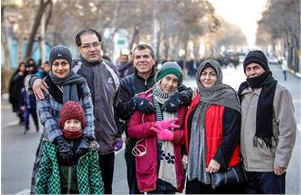 جای خالی گفت و گوی بین نسلی در خانواده ها