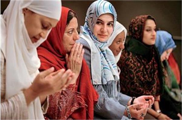 روز جهانی حجاب و به رسمیت شناختن حقوق زنان مسلمان/ تازه مسلمان آمریکایی: حجاب تعهد به خداست