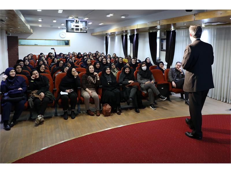 کارگاه آموزشی خود متفاوت من