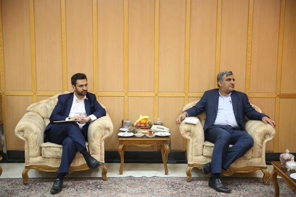نشست-وزیر-ارتباطات-و-فناوری-اطلاعات-با-مجمع-نمایندگان-استان-گیلان