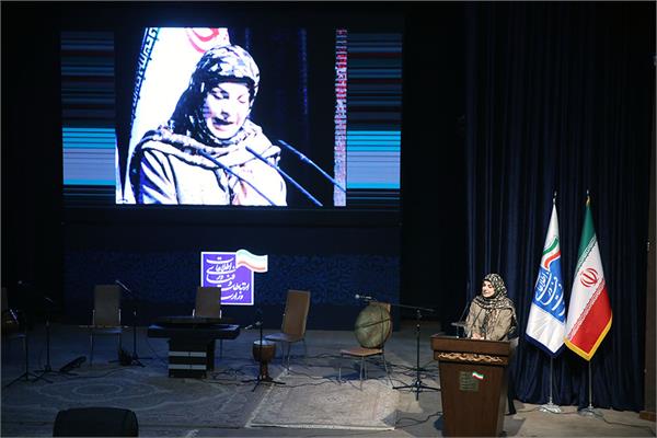 مراسم بزرگداشت مقام زن و روز مادر