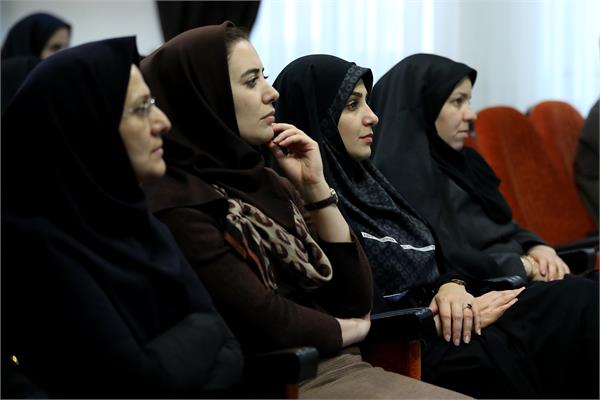 کارگاه آموزشی خود متفاوت من