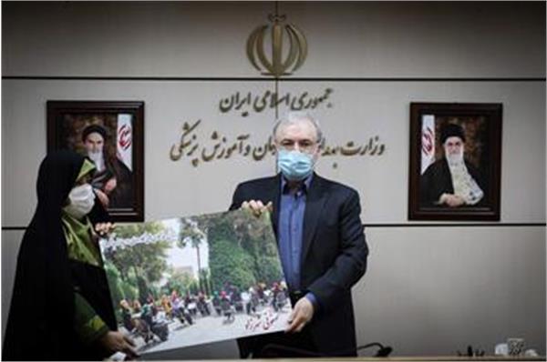 برای ماندگاری حماسه مدافعان سلامت و به پاس فداکاری های آنان نواختند