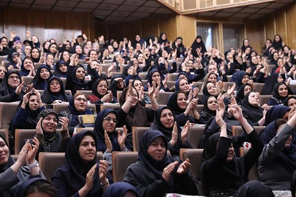 مراسم بزرگداشت مقام زن و روز مادر