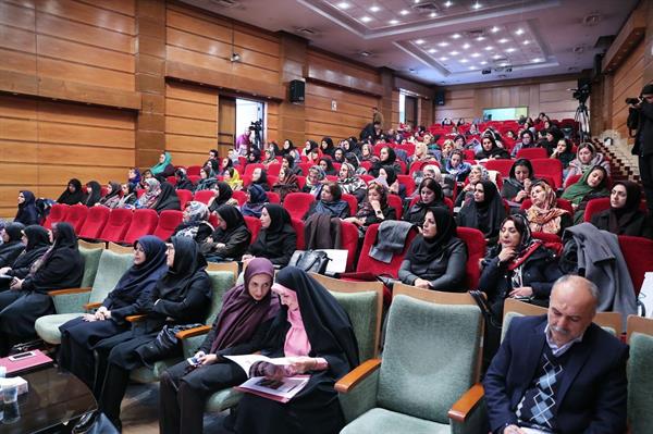 برگزاری چهاردهمین همایش زنان کارآفرین، زندگی و کار در قزوین