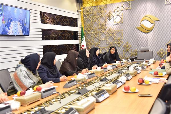 جلسه شورای بانوان وزارت سازمانها و شرکت های تابعه با حضور بخش خصوصی با میزبانی سازمان تنظیم و مقررات و ارتباطات رادیویی- چهارم آذر