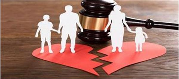 فعالان حوزه زنان از لزوم اصلاح قانون حضانت با هدف تأمین مصلحت کودک می‌گویند