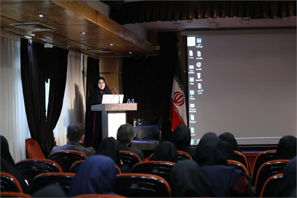 کارگاه آموزشی خود متفاوت من
