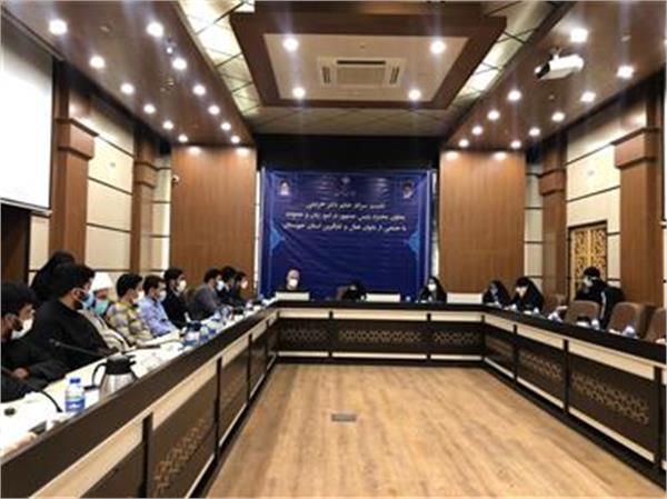 دکتر خزعلی: باید در کنار ایجاد اشتغال به مسائل اخلاقی، تربیتی و سبک زندگی نیز توجه شود