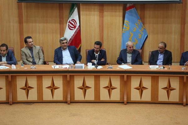 دیدار-صمیمی-وزیر-ارتباطات-و-فناوری-اطلاعات-با-جوانان-و-نخبگان-حوزه-ICT-استان-گیلان