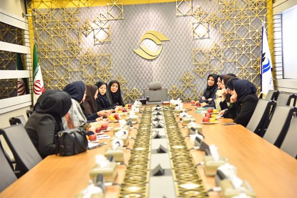 جلسه شورای بانوان وزارت سازمانها و شرکت های تابعه با حضور بخش خصوصی با میزبانی سازمان تنظیم و مقررات و ارتباطات رادیویی- چهارم آذر