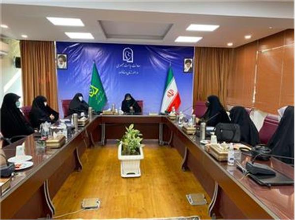 روحیه ایثار و از خود گذشتگی و اخلاص شهدا را باید به نسل جوان انتقال دهیم