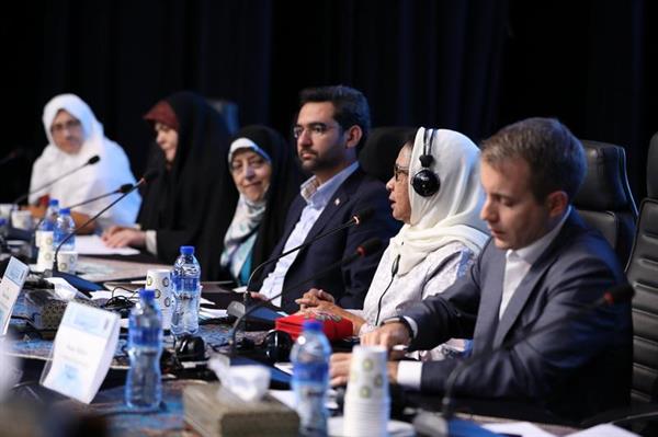 نقش ارتباطات و فناوری اطلاعات در توانمندسازی زنان