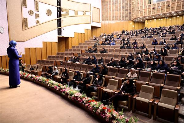 کارگاه آموزشی خود دوست داشتنی من