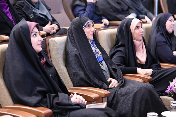 مراسم بزرگداشت مقام زن و روز مادر