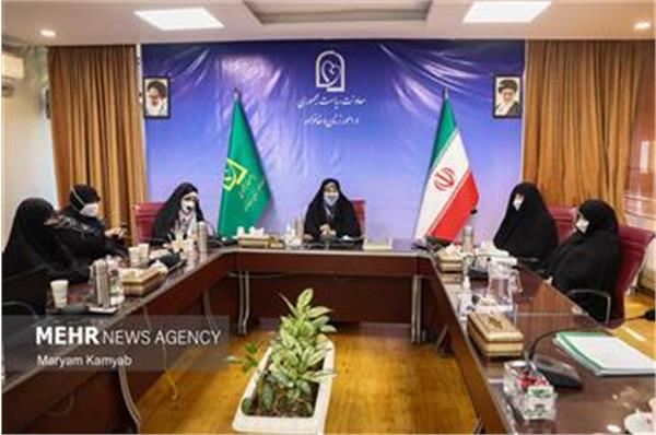 ما با همه ی گروه ها در چهارچوب ارزش های دینی و قانونی مایل به تعامل وهمکاری هستیم