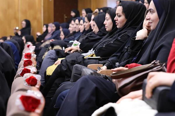 مراسم بزرگداشت مقام زن و روز مادر