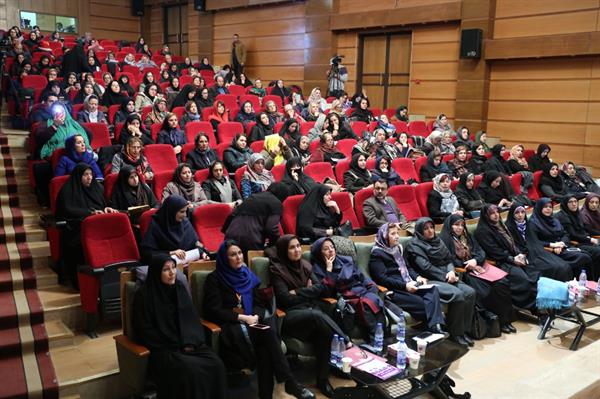 برگزاری چهاردهمین همایش زنان کارآفرین، زندگی و کار در قزوین