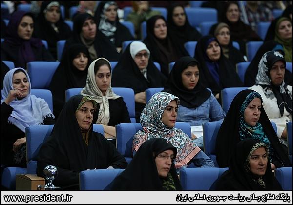 ضیافت افطار با فعالان حوزه زنان و خانواده