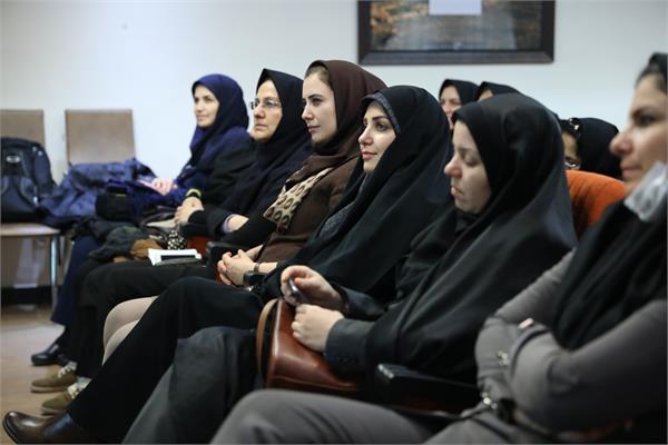 کارگاه آموزشی خود متفاوت من