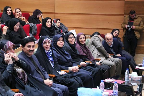 برگزاری چهاردهمین همایش زنان کارآفرین، زندگی و کار در قزوین