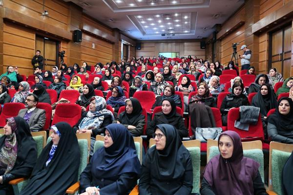 برگزاری چهاردهمین همایش زنان کارآفرین، زندگی و کار در قزوین